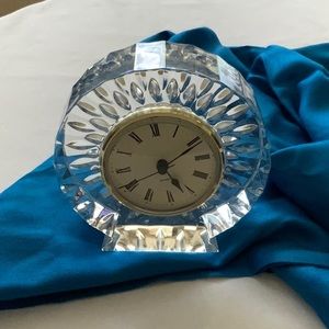 Very heavy crystal glass clock. ( quartz )
